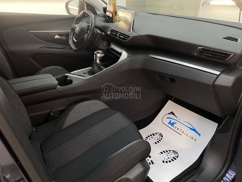 Peugeot 5008 1.5 BLUEHDI