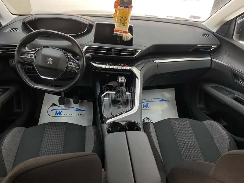 Peugeot 5008 1.5 BLUEHDI