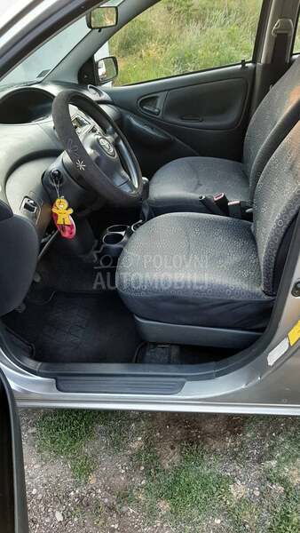 Toyota Yaris 1.0 cetri cilindra