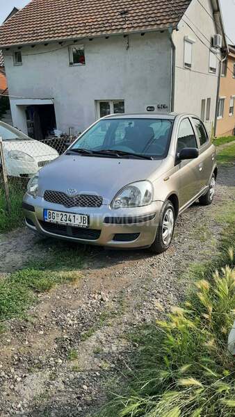 Toyota Yaris 1.0 cetri cilindra