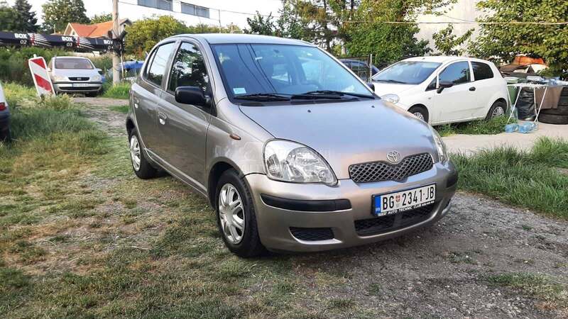 Toyota Yaris 1.0 cetri cilindra