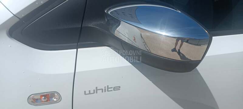 Volkswagen up! white
