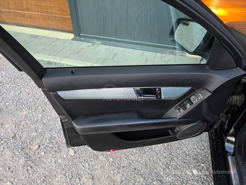 Mercedes Benz C 220 2.1 FUL AVANTGARD