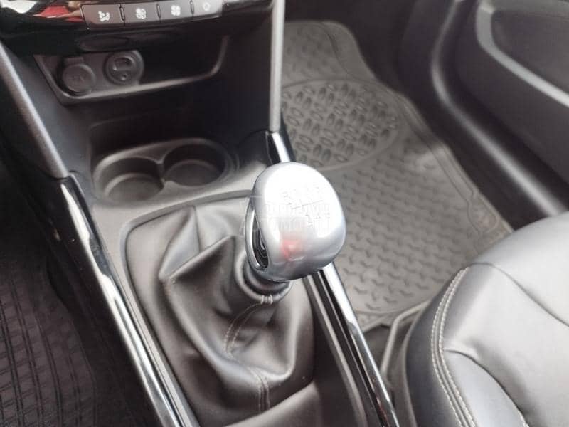 Peugeot 2008 1.6 BLUEHDI ALLURE