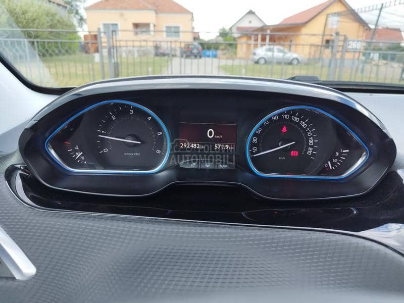 Peugeot 2008 1.6 BLUEHDI ALLURE