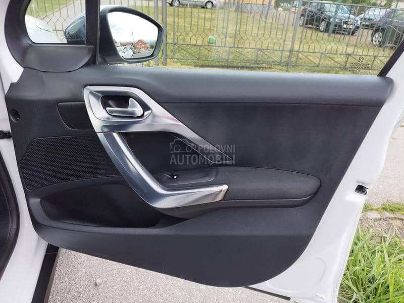 Peugeot 2008 1.6 BLUEHDI ALLURE