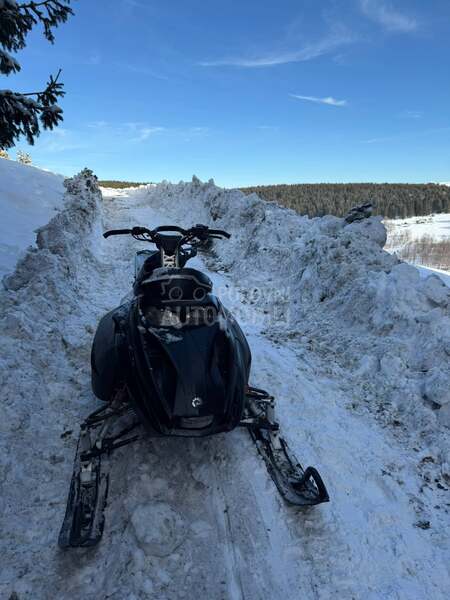 Ski-Doo SUMMIT 800 R