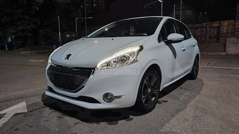 Peugeot 208 