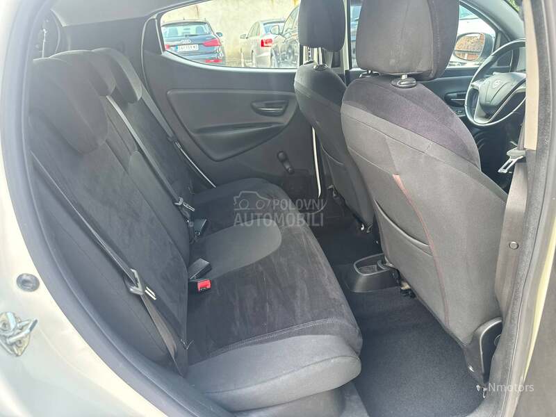 Lancia Ypsilon 1.2 8v TNG