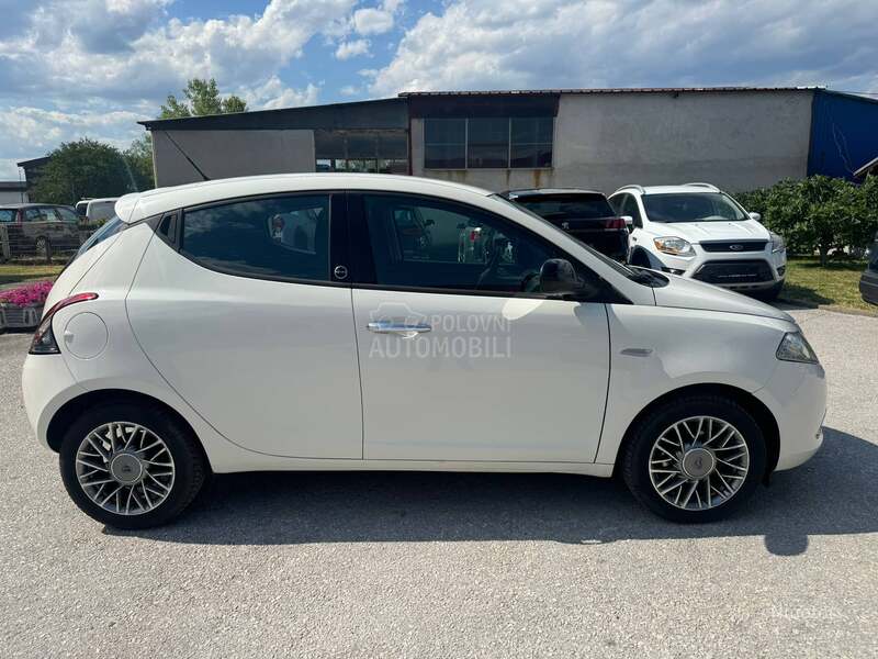 Lancia Ypsilon 1.2 8v TNG