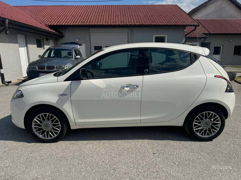 Lancia Ypsilon 1.2 8v TNG