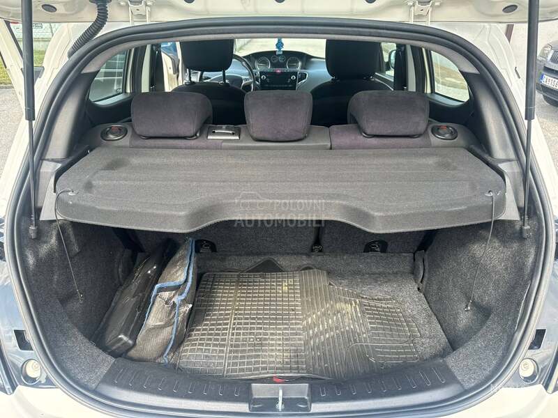 Lancia Ypsilon 1.2 8v TNG