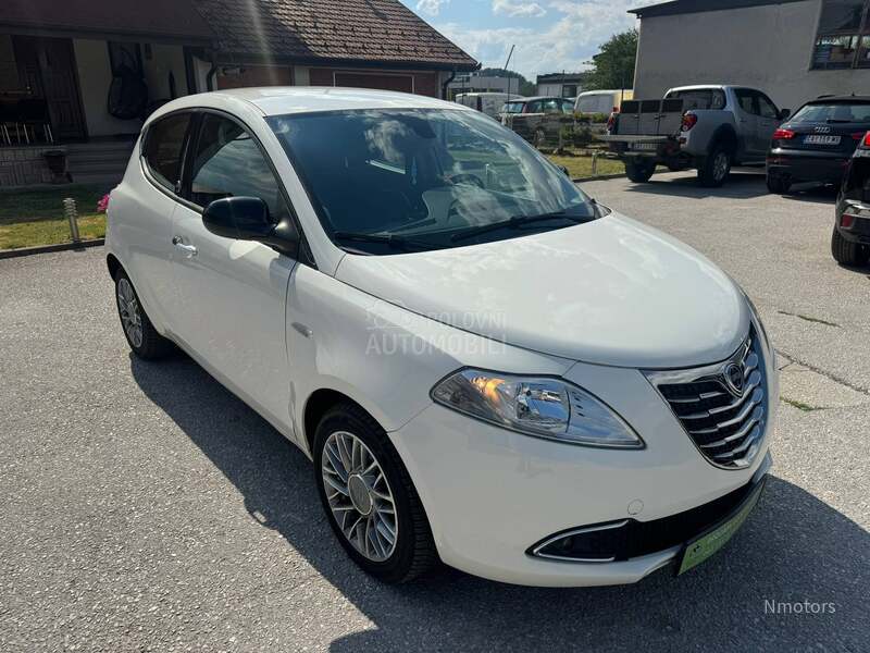 Lancia Ypsilon 1.2 8v TNG