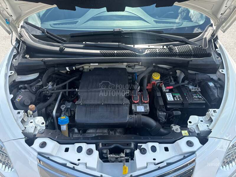 Lancia Ypsilon 1.2 8v TNG