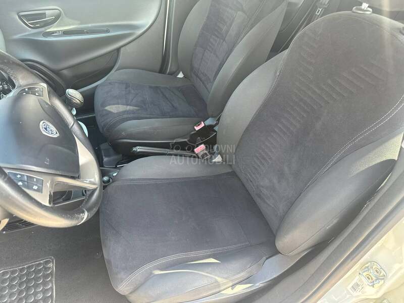 Lancia Ypsilon 1.2 8v TNG
