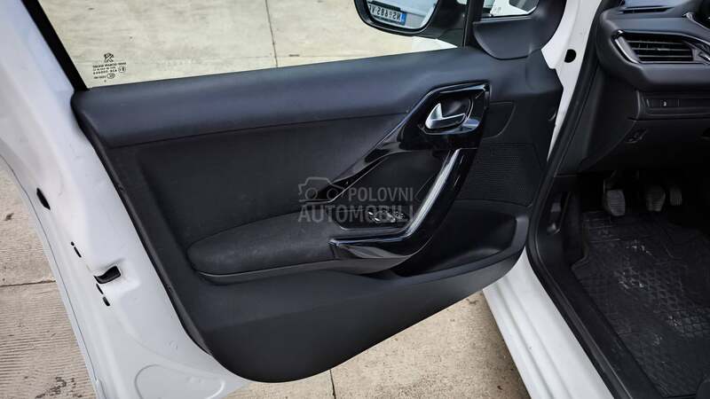 Peugeot 208 1.4HDI