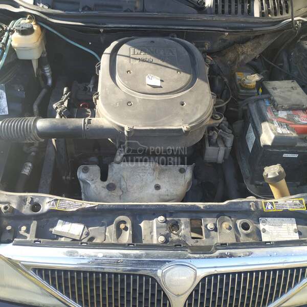 Lancia Ypsilon 12