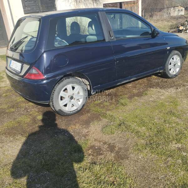 Lancia Ypsilon 12