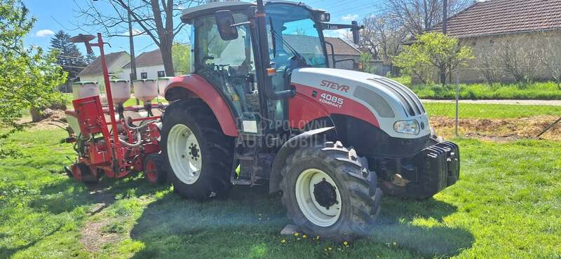 Steyr 4085