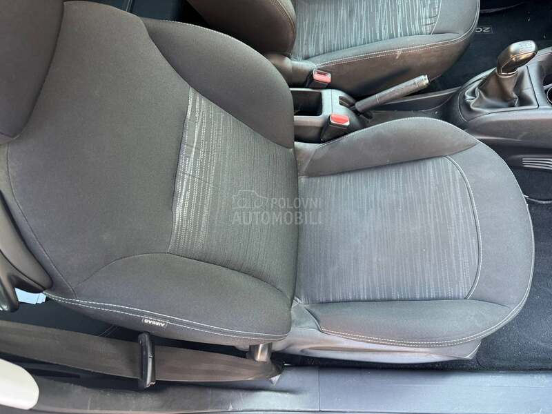 Peugeot 208 N o v / N o v
