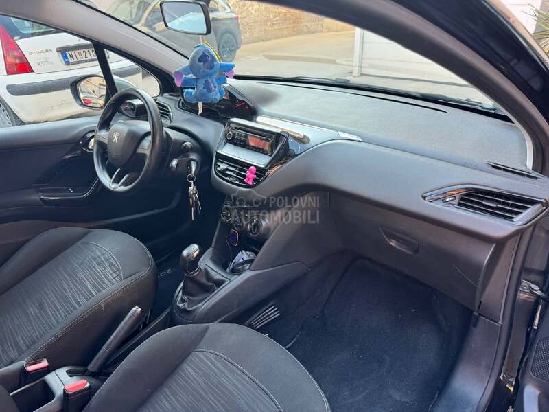 Peugeot 208 N o v / N o v