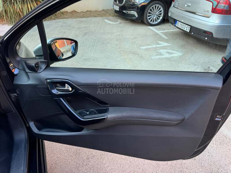 Peugeot 208 N o v / N o v