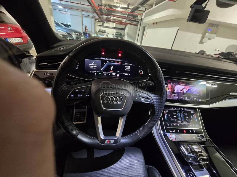 Audi SQ8 
