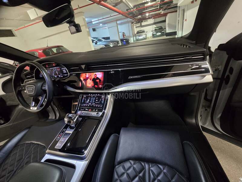Audi SQ8 