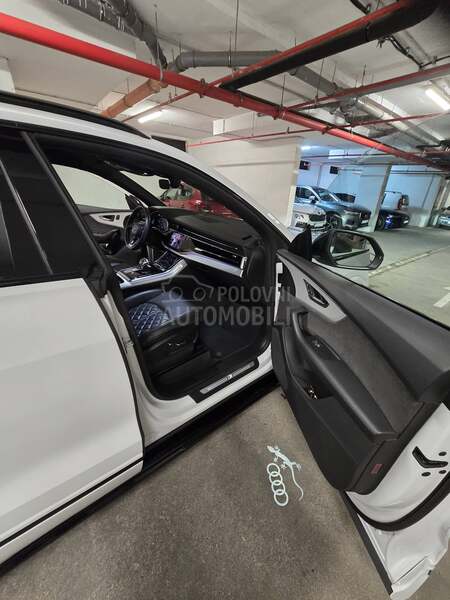 Audi SQ8 