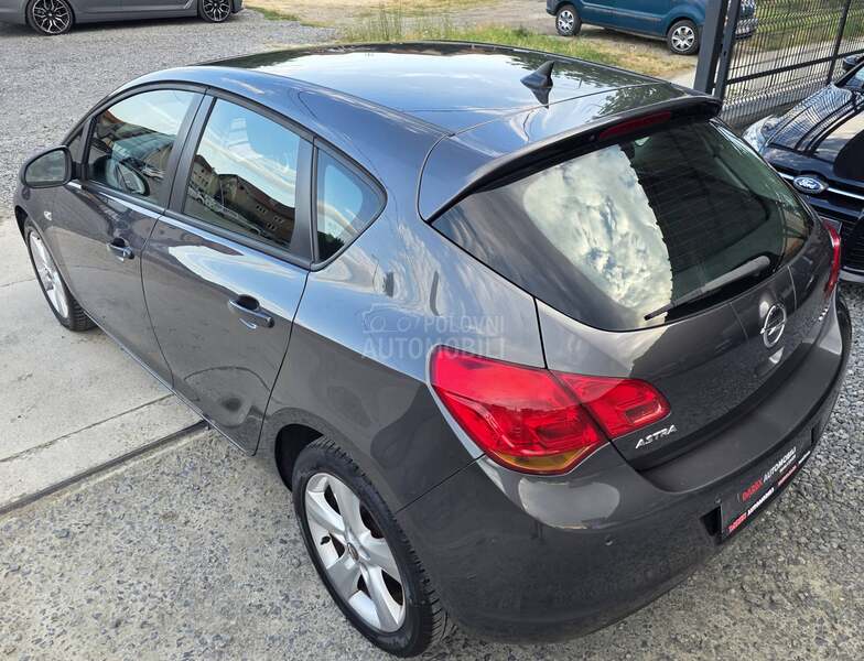 Opel Astra J 1.3 CDTI N.A.V.I