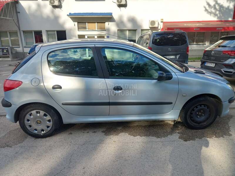 Peugeot 206 