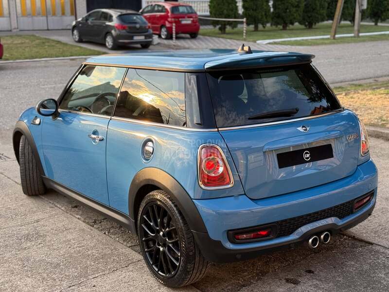 MINI Cooper S Jedinstve/n/Kod/Nas/