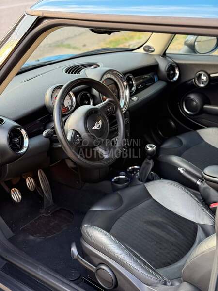 MINI Cooper S Jedinstve/n/Kod/Nas/
