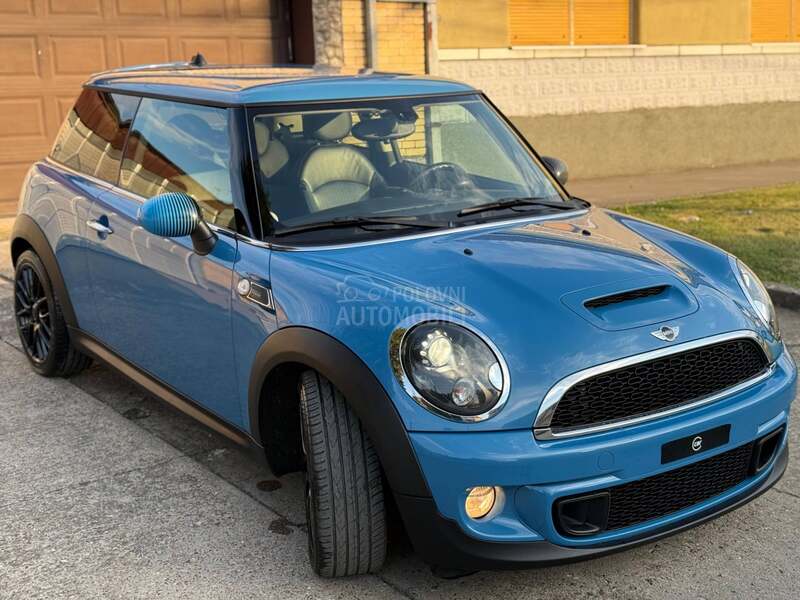 MINI Cooper S Jedinstve/n/Kod/Nas/