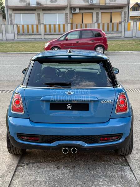 MINI Cooper S Jedinstve/n/Kod/Nas/