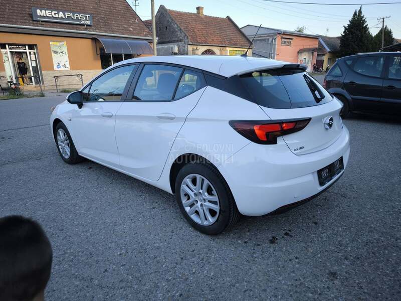 Opel Astra K 1.6