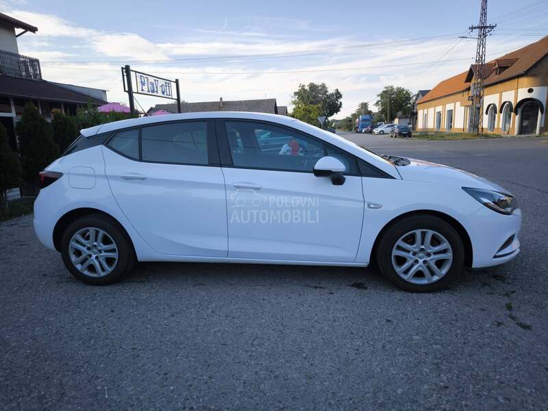 Opel Astra K 1.6
