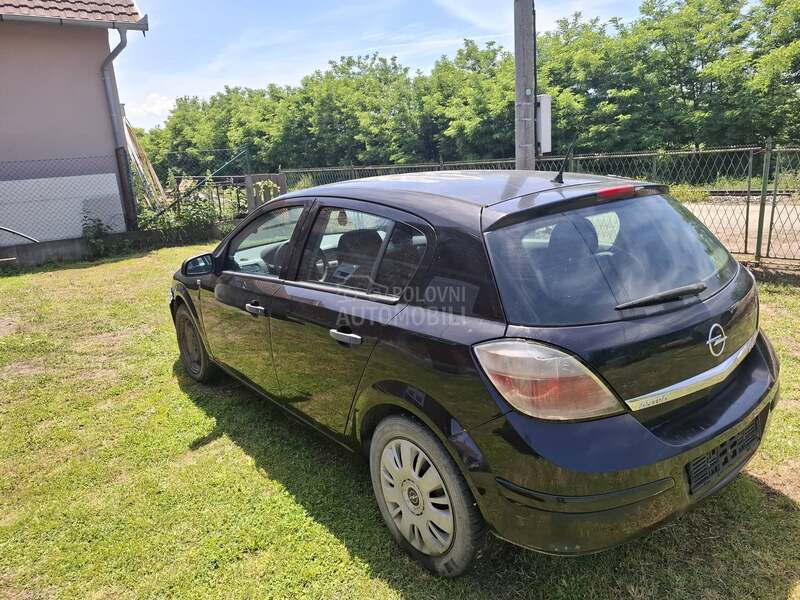 Opel Astra H 