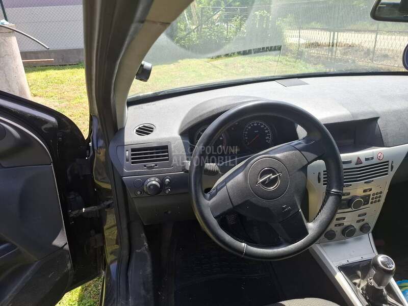 Opel Astra H 