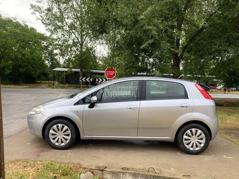 Fiat Grande Punto 1,4-FABRIKA.SWIS