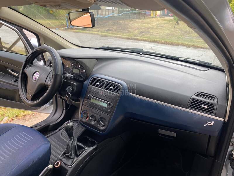 Fiat Grande Punto 1,4-FABRIKA.SWIS