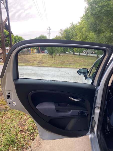 Fiat Grande Punto 1,4-FABRIKA.SWIS