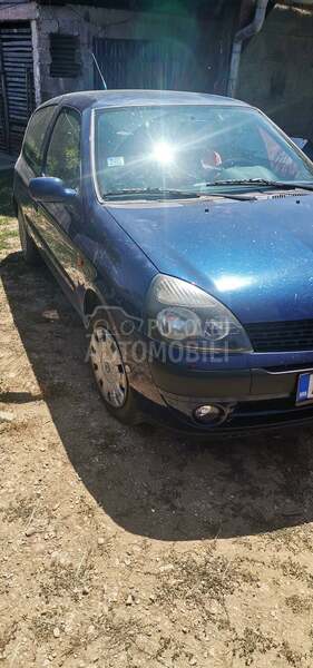 Renault Clio 1.2 i8