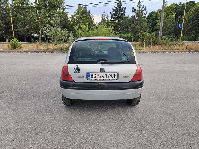 Renault Clio 1.2 8v tekk reg