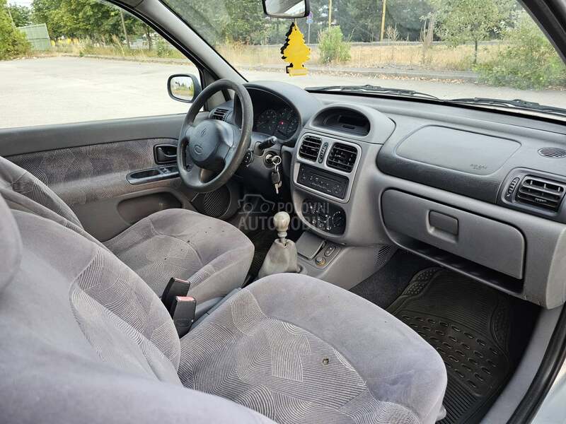 Renault Clio 1.2 8v tekk reg