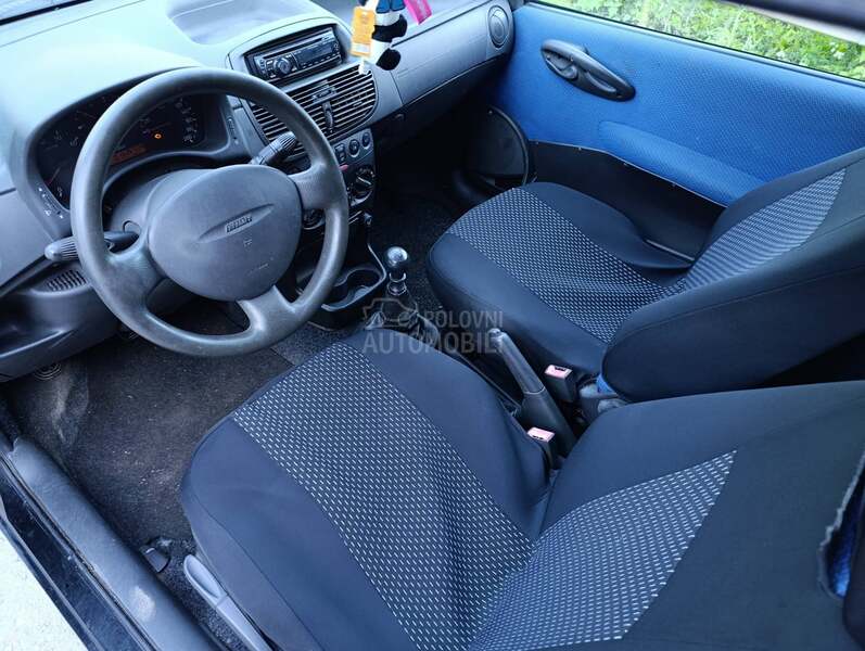 Fiat Punto 1.2-8V/REG.DUGOO