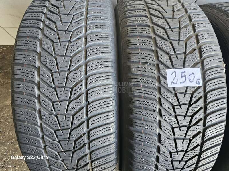 Hankook 235/55 R18 Zimska