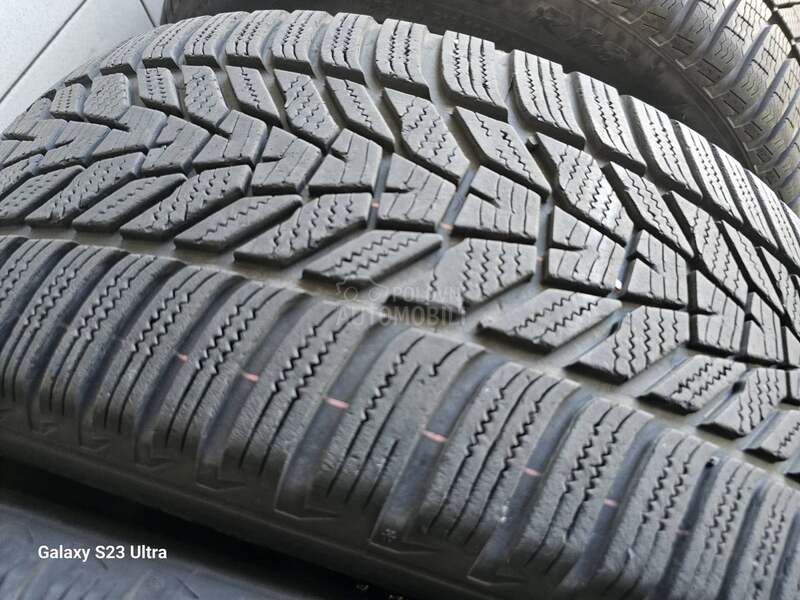 Hankook 235/55 R18 Zimska
