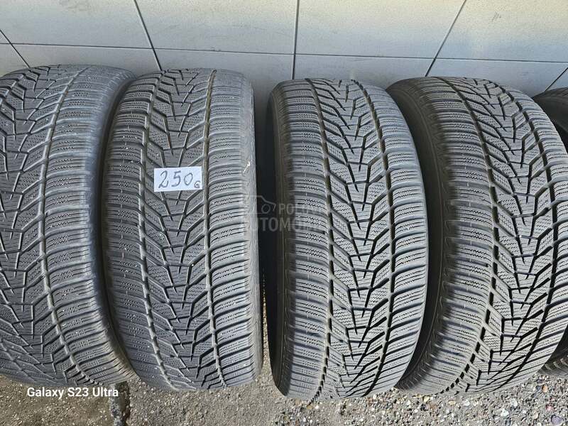 Hankook 235/55 R18 Zimska