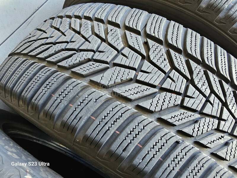 Hankook 235/55 R18 Zimska